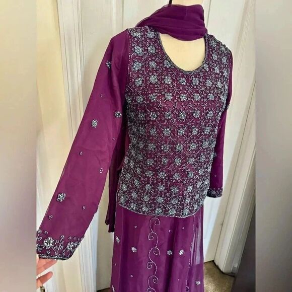 PAKISTANI FORMAL DESIGNER HEAVY FORMAL BRIDAL DRESS WEDDING COLLECTION - Picture 4 of 8